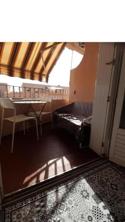 Appartement Avec Terrasse Vue Mer Expo Sud Ensoleillee Toute L'Annee, Parking, Menage Fin De Sejour, Linge De Lit Et Serviettes De Bain Inclus, Commerces,Plages Et Port A Pied Bandol Exterior photo