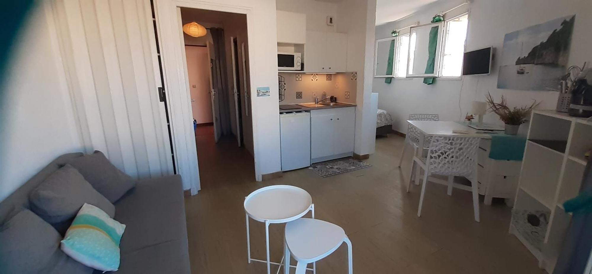 Appartement Avec Terrasse Vue Mer Expo Sud Ensoleillee Toute L'Annee, Parking, Menage Fin De Sejour, Linge De Lit Et Serviettes De Bain Inclus, Commerces,Plages Et Port A Pied Bandol Exterior photo